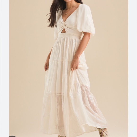 ARULA Dresses & Skirts - ARULA Cream Maxi Dress